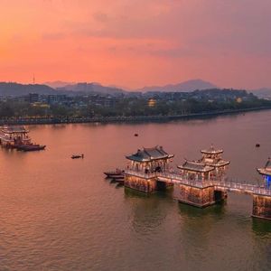 按摩喷潮在线播放无码
